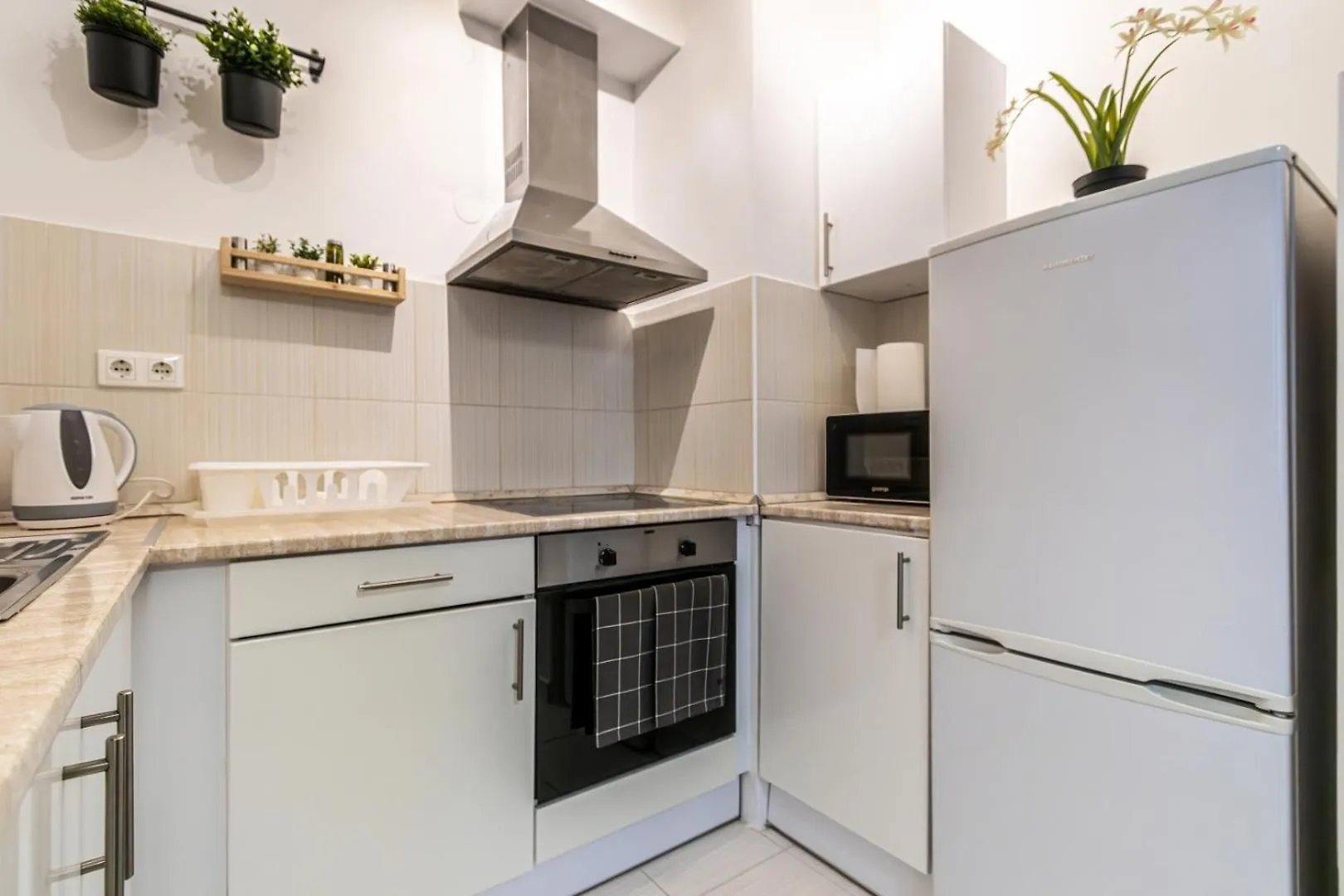 Corvin-Luxe, 3 Bedroom Apartment In City Center Budapest