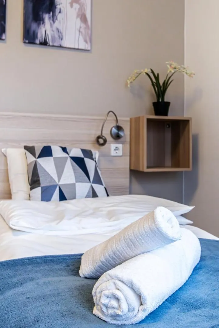Corvin-Luxe, 3 Bedroom Apartment In City Center Budapest