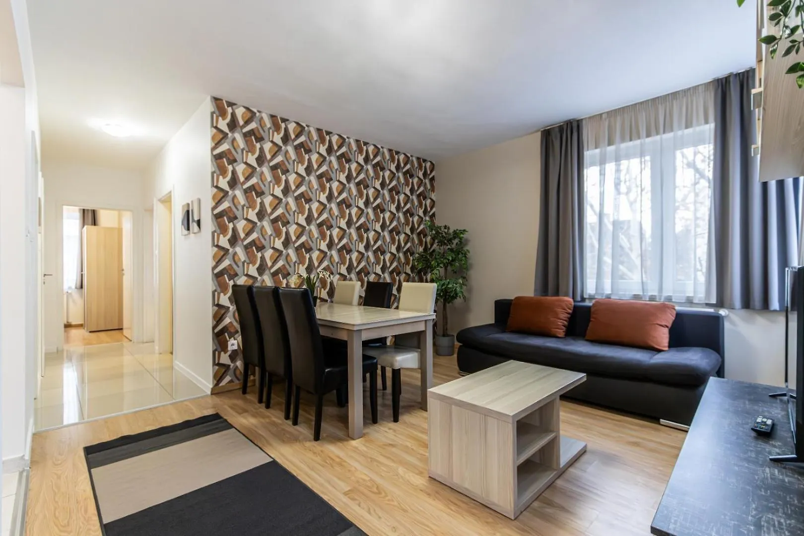 Corvin-Luxe, 3 Bedroom Apartment In City Center Budapest