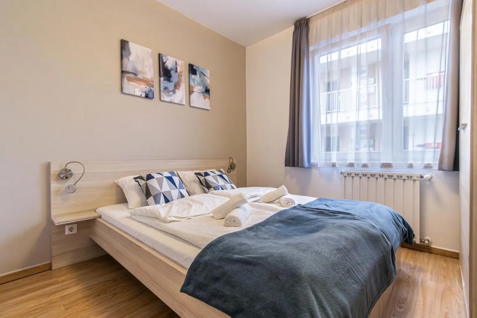 Corvin-Luxe, 3 Bedroom Apartment In City Center 布达佩斯 0*,